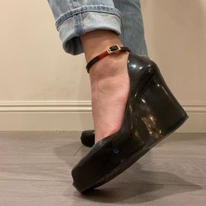 Melissa black wedges